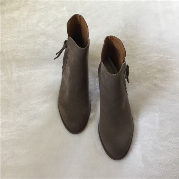 Frye and Co. Grey Suede Booties Size 6.5 - Picture 2 of 4